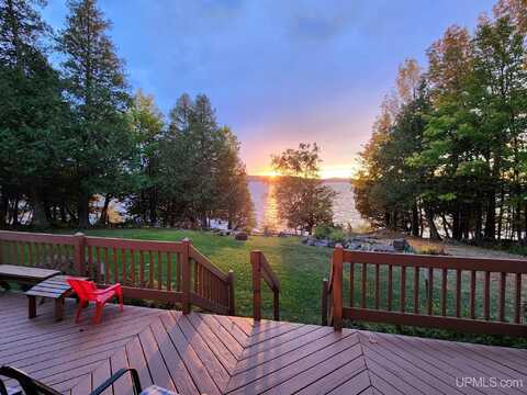 N10137 East Shore, Marenisco, MI 49947