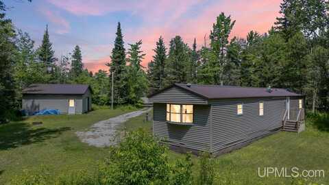 11097 US Highway 2, Rapid River, MI 49878