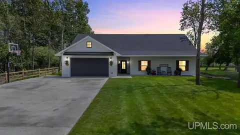 1125 S 30th, Escanaba, MI 49829