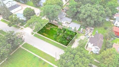 400 NW 2ND Street, Independence, IA 50644