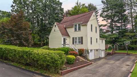 8236 Louise St., McCandless, PA 15237