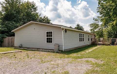 108 Hawk Dr, Connoquenessing, PA 16033