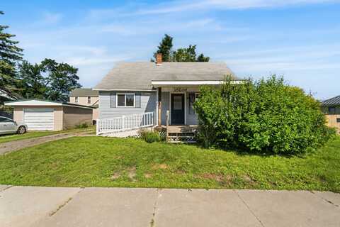 318 S C Street, Cheboygan, MI 49721