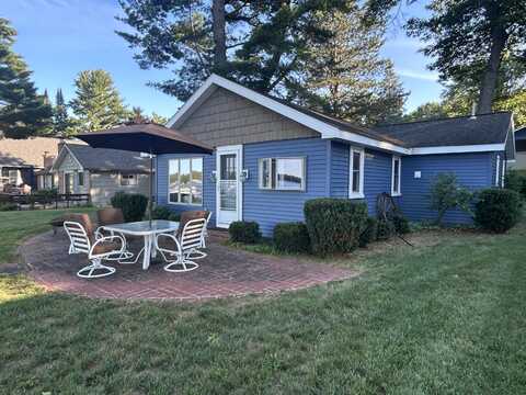 5912 Westshore Drive, Oscoda, MI 48750