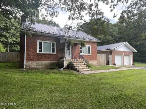 2037 Clearfield Valley Boulevard, Dysart, PA 16636