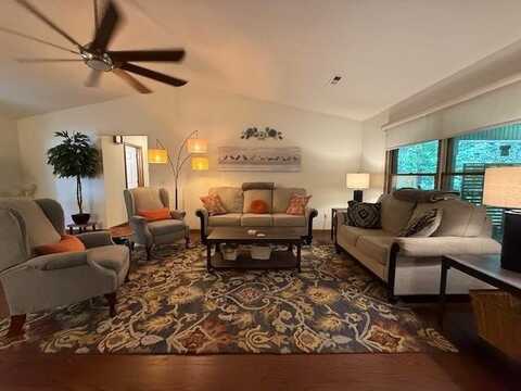66 Wentworth DR, Bella Vista, AR 72715