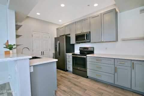 3302 N 7TH Street, Phoenix, AZ 85014