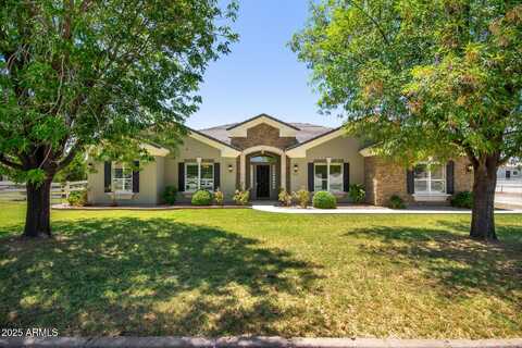 17825 W CLAREMONT Street, Waddell, AZ 85355