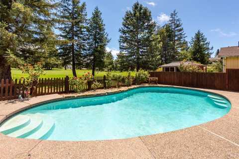 239 Fauna Avenue, Rohnert Park, CA 94928