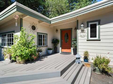 451 Fircrest Drive, Ukiah, CA 95482