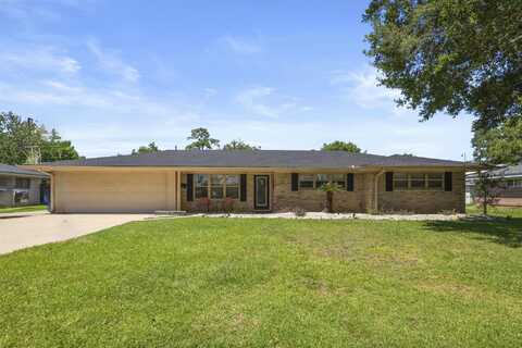 319 Dixie Drive, Bridge City, TX 77611