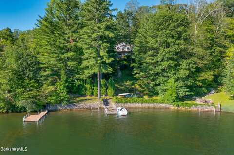 147 Hupi Rd, Monterey, MA 01245