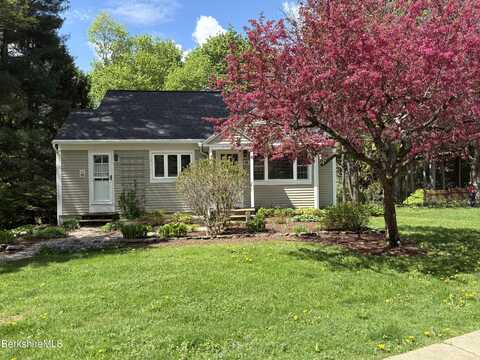 111 Castle Hill Ave, Great Barrington, MA 01230