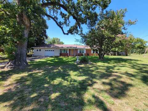 109 E Pine Street, Lockesburg, AR 71846