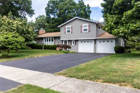 110 Bay Knoll Rd, Irondequoit, NY 14622