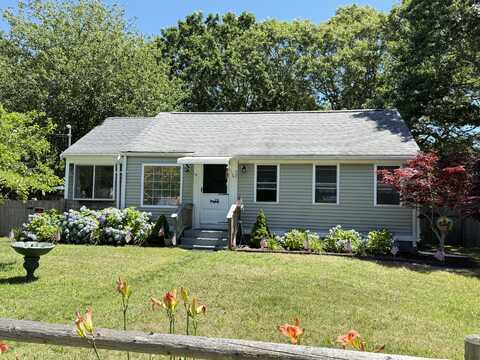 32 Ruby Street, West Yarmouth, MA 02673
