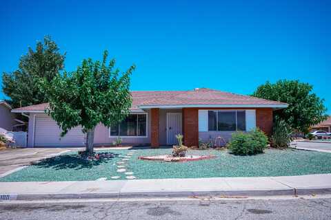 1100 W Westmont Avenue, Hemet, CA 92543