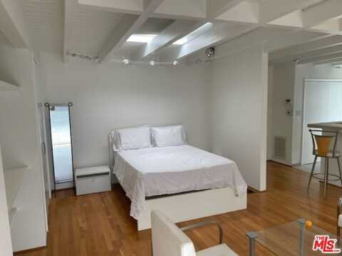 516 N San Vicente Blvd, West Hollywood, CA 90048