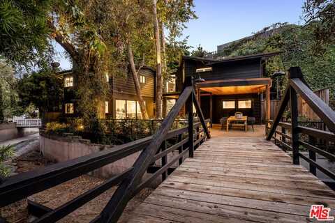 327 E Rustic Rd, Santa Monica, CA 90402