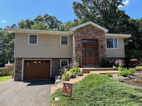 1037 Timothy Lane, Niskayuna, NY 12309