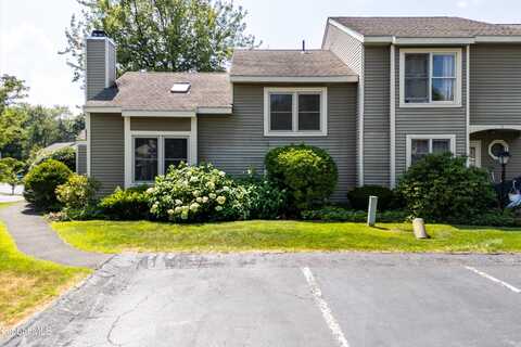 1 Minuteman Court, Halfmoon, NY 12065