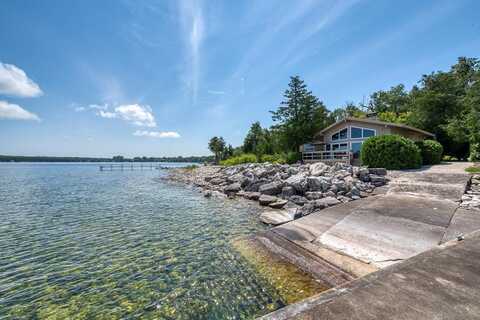 1918 Hillside Dr, Ellison Bay, WI 54210