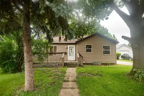 425 E Douglas Street, Knoxville, IA 50138