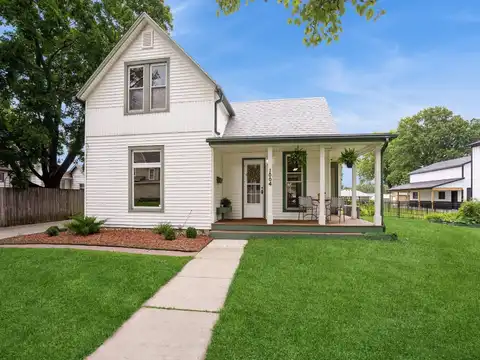 1004 E Salem Avenue, Indianola, IA 50125