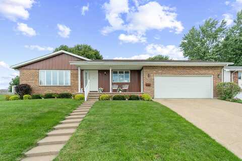 931 Parkview Dr., Holy Cross, IA 52053