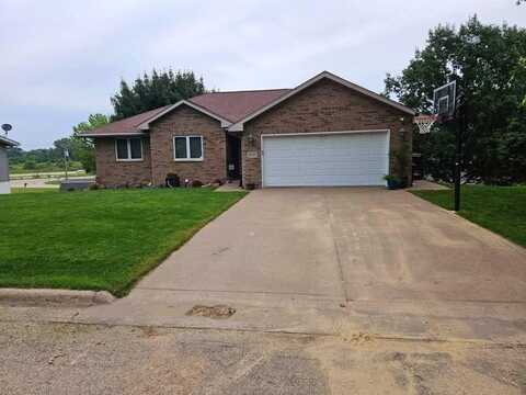 657 Maryville Heights, Hazel Green, WI 53811
