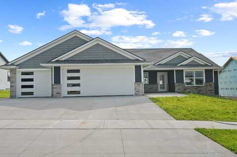 928 Red Oak, Manchester, IA 52057