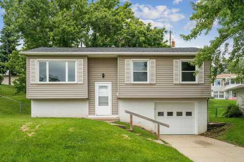 2533 Marywood, Dubuque, IA 52001
