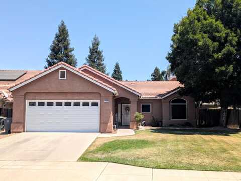 833 Applegate Avenue, Clovis, CA 93611