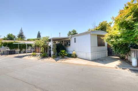9360 Blackstone Avenue N, Fresno, CA 93720