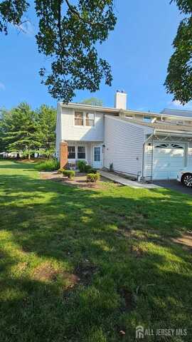 9 Sandpiper Drive, Sayreville, NJ 08859