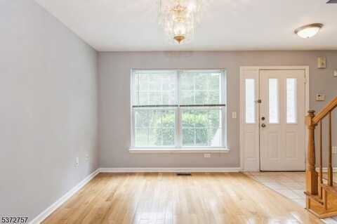 17 Lackland Ave, Piscataway, NJ 08854