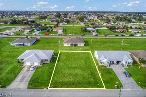 833 NE 15th Lane, Cape Coral, FL 33909