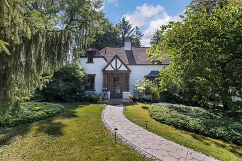 4810 WALKER Boulevard, Erie, PA 16509