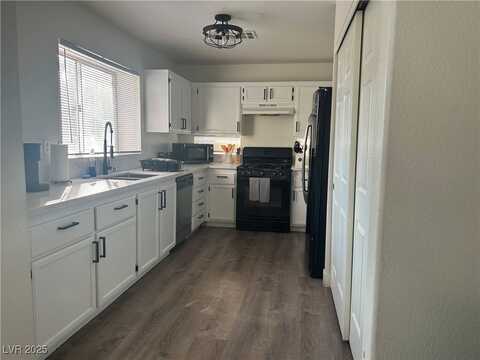 5727 Roundrock Drive, Las Vegas, NV 89142