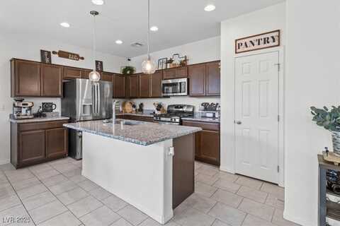 8104 Rams Collide Street, Las Vegas, NV 89166