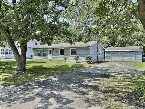 1004 S Main Street, Kouts, IN 46347
