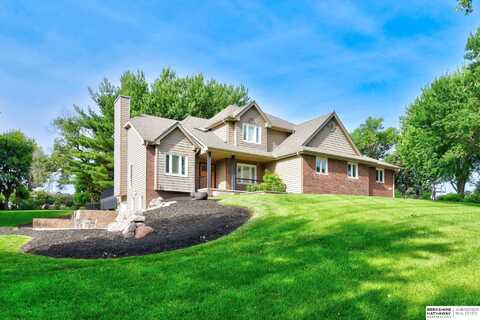 21727 Cimarron Road, Elkhorn, NE 68022