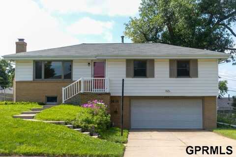9715 Camden Avenue, Omaha, NE 68134