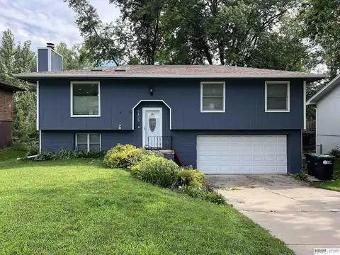 9405 Maplewood Boulevard, Omaha, NE 68134