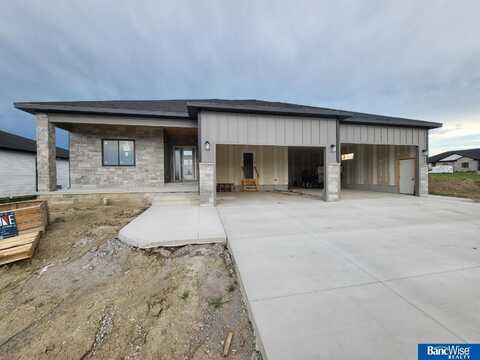 9425 Breashears Street, Lincoln, NE 68516
