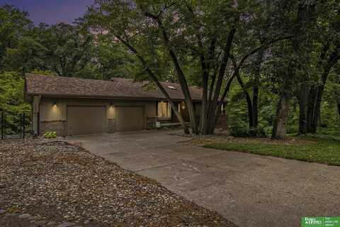 20404 Meadow Ridge Drive, Springfield, NE 68059