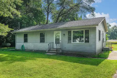 1183 102nd Avenue, Plainwell, MI 49080