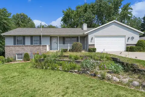 3906 18th Street, Dorr, MI 49323