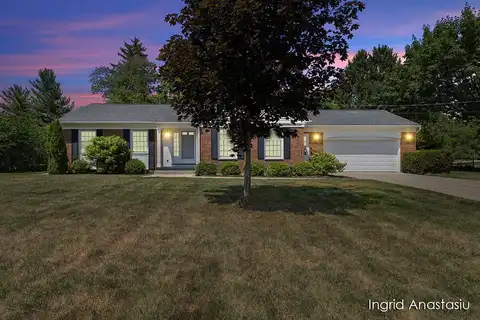 830 Greenbrier Drive SE, Grand Rapids, MI 49546