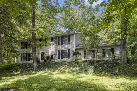 6080 Champagne Court SE, Grand Rapids, MI 49546